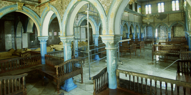 General view from The Great Room of El Ghriba April 12, 2002. Anexplosion killed at least nine people and injured 32 outside NorthAfrica's oldest synagogue site on Thursday. Four German tourists, apoliceman and the driver of the tanker, which was filled with cookinggas, died when the truck blew up outside the El Ghriba shrine accordingto Tunisian authorities. The Tunisian government said it was a tragicaccident and not linked to the Israeli-Palestinian conflict. REUTERS/Mohamed Hammimh/AA