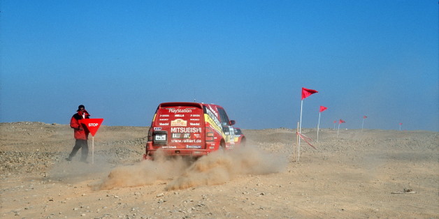 (GERMANY OUT) 29.08.1962- , Sportlerin Motorsport Autorallye D, im Mitsubishi Pajero auf der Sandpiste bei der Rallye Paris - Dakar, - 2000 (Photo by Ziegler/ullstein bild via Getty Images)