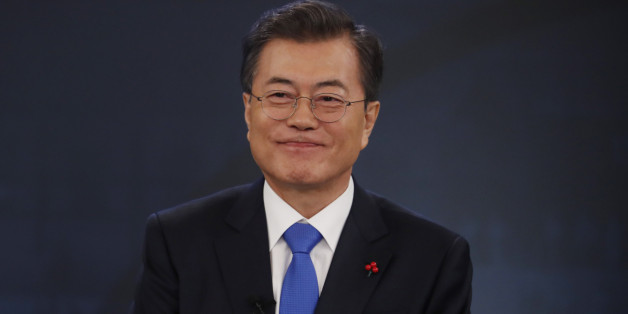 SEOUL, SOUTH KOREA - JANUARY 10: South Korean President Moon Jae-in delivers a speech during his New Year news conference at the Presidential Blue House on January 10, 2018 in Seoul, South Korea. (Photo by Kim Hong-ji - Pool/Getty Images)