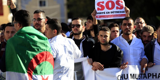 Resident doctors strike at mustapha bacha hospital in Algiers in Algeria on January 23, 2018, to request exemption from the national service and Improve training conditions. (Photo by Billal Bensalem/NurPhoto via Getty Images)