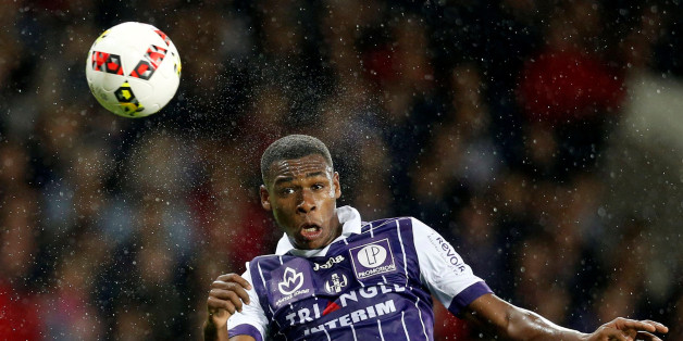 Football Soccer - AS Monaco v Toulouse - French Ligue 1 - Municipal Stadium, Toulouse, France - 14/10/2016. Toulouse's Issa Diop in action. REUTERS/Regis Duvignau