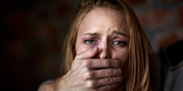 Abused young woman being silenced by her abuserhttp://195.154.178.81/DATA/i_collage/pi/shoots/781140.jpg