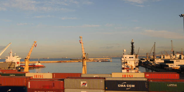 A picture taken on November 25, 2008 show the main seaport of Algiers. Dubai's port operator DP World has signed an agreement with the Algerian government to take over operations in the ports of Algiers and Djen-Djen, and committed 108 million US dollars (84 million euros) to develop the two facilities. The 50-50 shareholding joint venture with the authorities of the two ports will give DP World a 30 year concession at each facility, which will be run by the Dubai operator. AFP PHOTO/FAYEZ NUREL