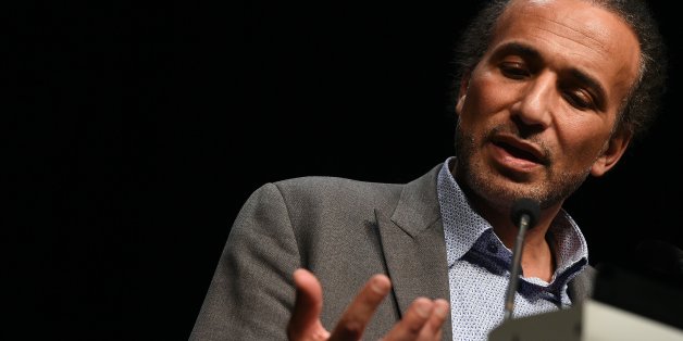 Swiss Islamologist Tariq Ramadan speaks during a conference on the theme 'Live together', on March 26, 2016 in Bordeaux. / AFP / MEHDI FEDOUACH (Photo credit should read MEHDI FEDOUACH/AFP/Getty Images)