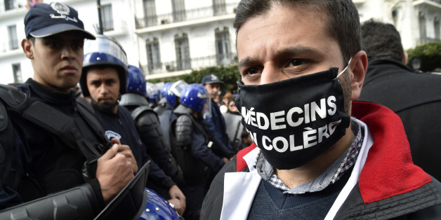 Des médecins résidents manifestent à Alger le 12 février 2018.