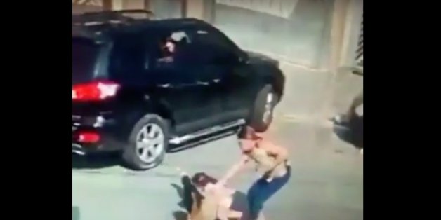 La vidéo d'un vol de voiture partagée sur les réseaux sociaux n'a pas été enregistrée au Maroc selon la DGSN