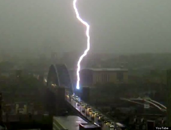 Lightning Strikes 10 Scariest Bolts Caught On Film Videos 