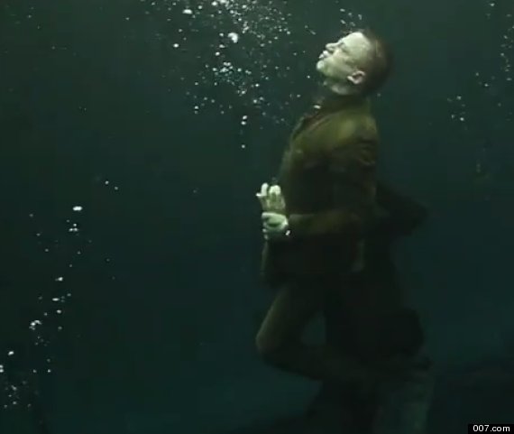 Watch Daniel Craig Goes Underwater As James Bond For Skyfall See 
