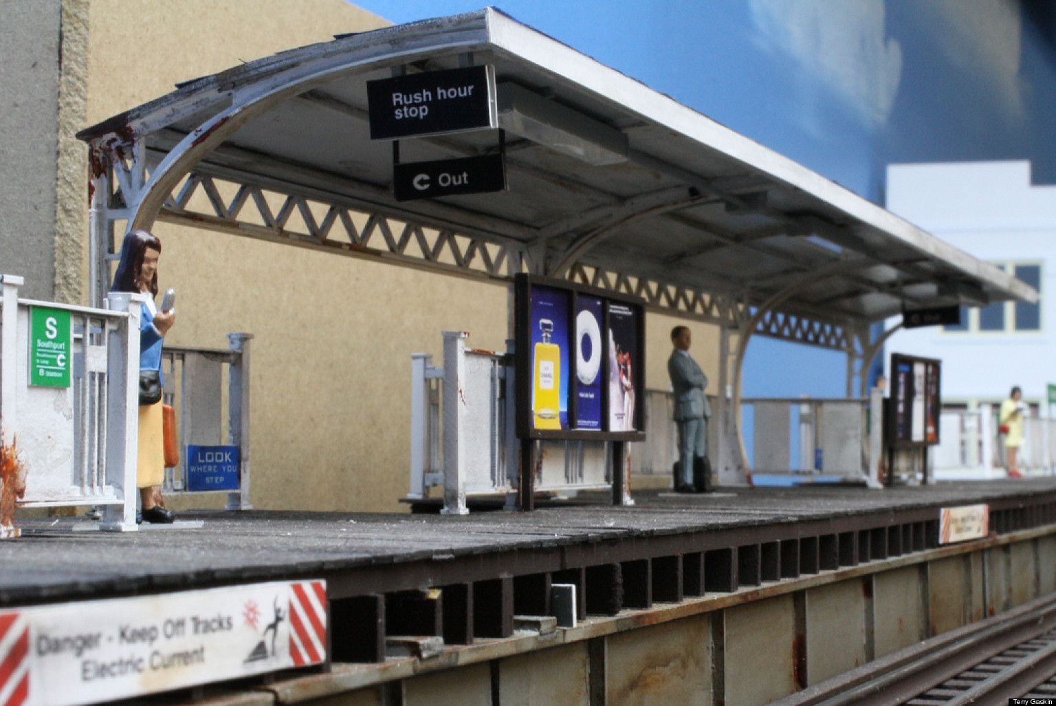 CTA Model Train In Action Romeoville Man's Creations Mimic The 'L' In