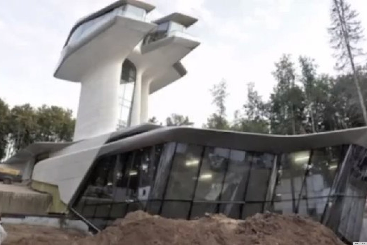 Naomi Campbell's Home The SpaceshipInspired House Commissioned By her Russian Beau (VIDEO
