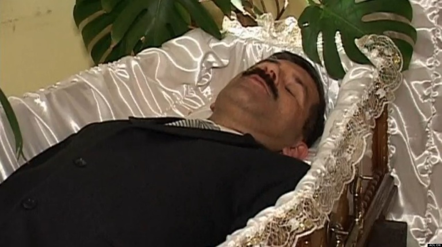 Coffin Therapy Ukranian Stepan Piryanyk Helps Customers Rest In Peace coffin-therapy-ukranian-stepan-piryanyk-helps-customers-rest-in-peace