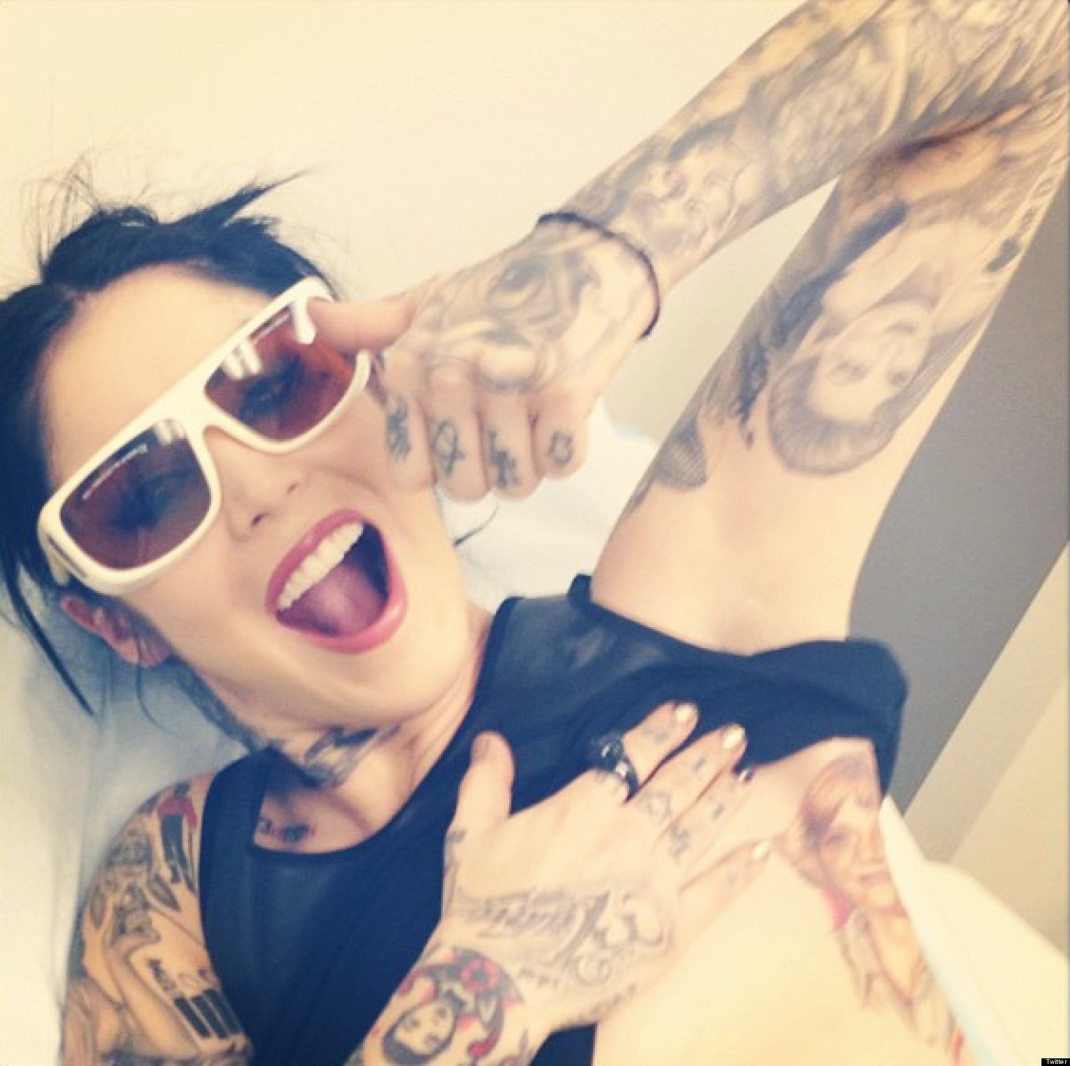 Kat Von D Removes Tattoo Of Ex Jesse James Huffpost