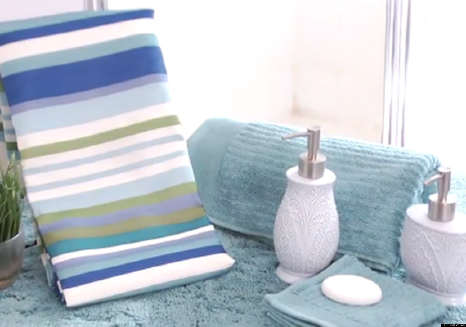 Cómo decorar un baño y dar color con accesorios (VIDEO) | HuffPost