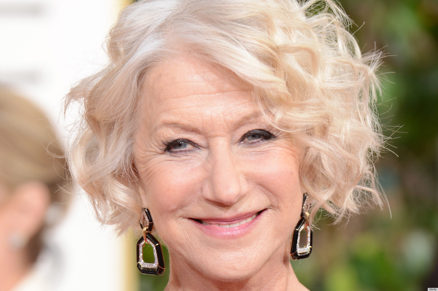 Helen Mirren's Golden Globes Dress 2013: Stunning At 67 (PHOTOS) | HuffPost