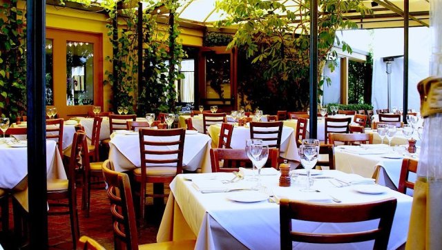 Hollywood Lunch Top La Restaurants Where You Can Flex Some Hollywood Lunch Top La Restaurants Where You Can Flex Some Muscle Photos