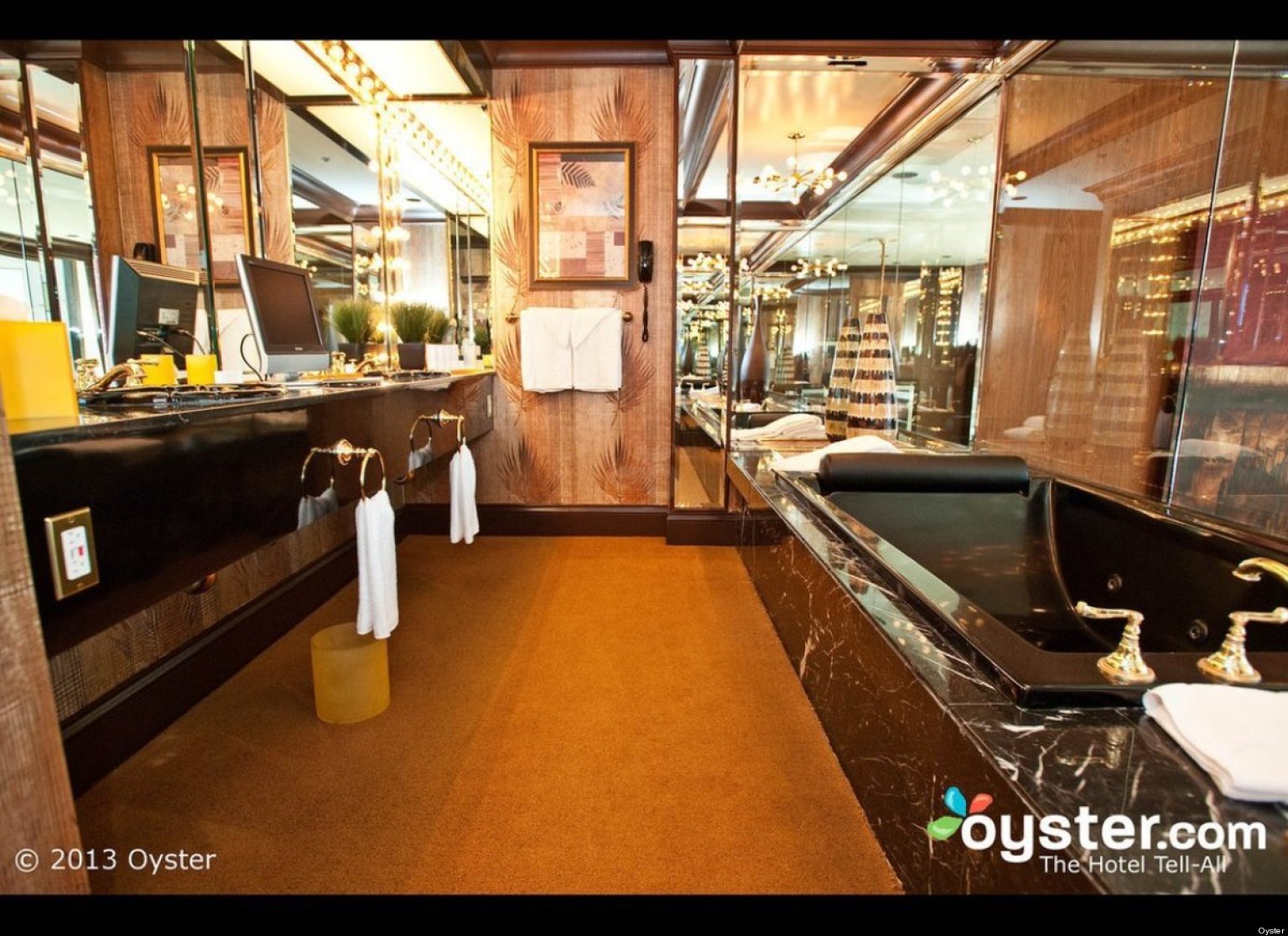 The Most OverTheTop Hotel Bathrooms in Las Vegas (PHOTOS) HuffPost